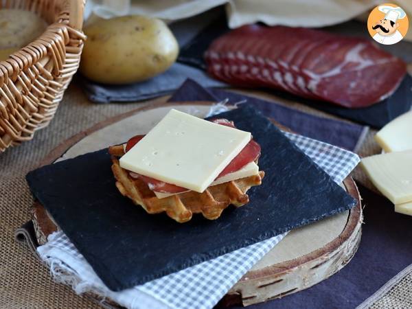Kanapka z waflami ziemniaczanymi z raclette - najlepsze danie komfortowe - Przygotowanie krok 7