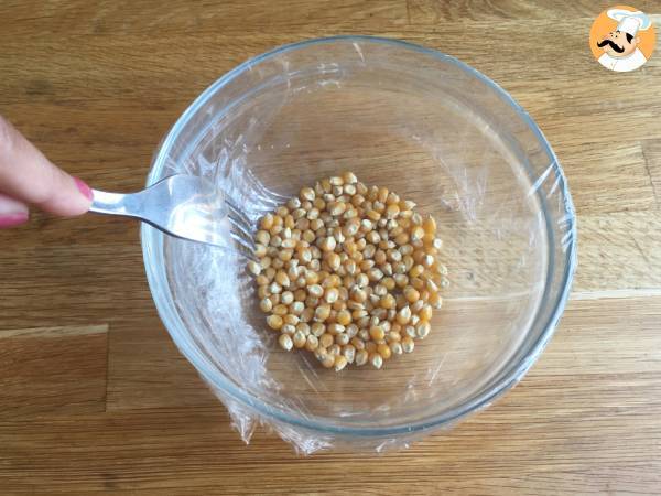 Popcorn bez oleju przygotowany w mikrofalówce - Przygotowanie krok 2