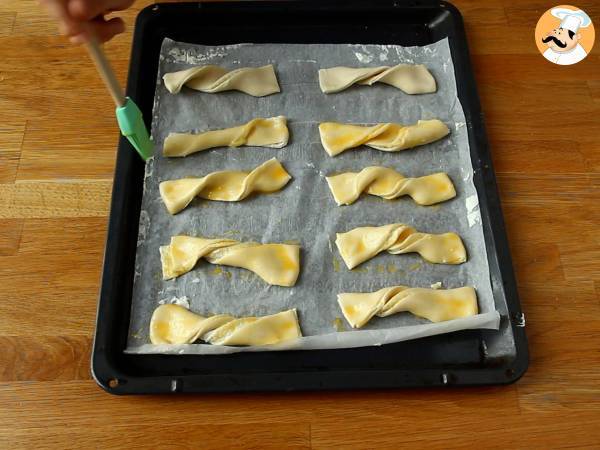 Skręty z ciasta francuskiego z serem i pietruszką: obowiązkowy przepis na aperitif - Przygotowanie krok 4