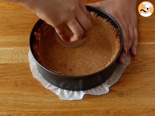 Wyjątkowo smakowity sernik w stylu Snickersa - Przygotowanie krok 2