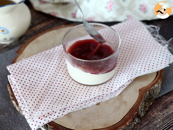 Panna cotta z sosem jagodowym - Przygotowanie krok 5