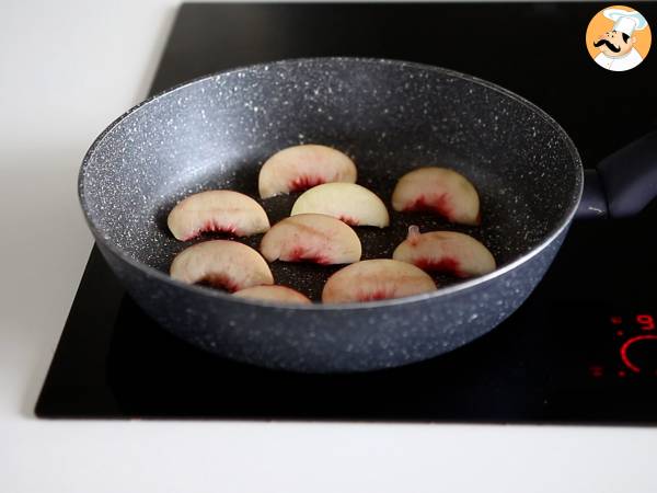 Słodko-pikantna sałatka z pieczonymi brzoskwiniami, rukolą i burratą (słodkie smaki lata) - Przygotowanie krok 1