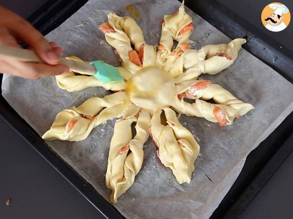 Kruche ciasto z łososiem i serkiem śmietankowym, idealne na przekąskę na aperitif - Przygotowanie krok 6