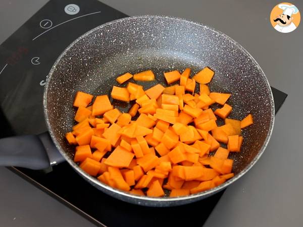 Caramelle, ravioli w kształcie cukierków z nadzieniem z dyni i ricotty - Przygotowanie krok 4