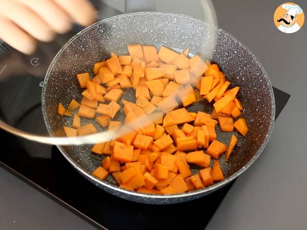 Caramelle, ravioli w kształcie cukierków z nadzieniem z dyni i ricotty - Przygotowanie krok 5