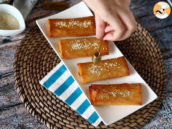 Feta Saganaki, grecki przepis na smażoną fetę z miodem - Przygotowanie krok 6