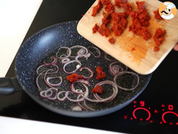 Makaron z 'Nduja, łatwe do przygotowania kalabryjskie danie z makaronem - Przygotowanie krok 2