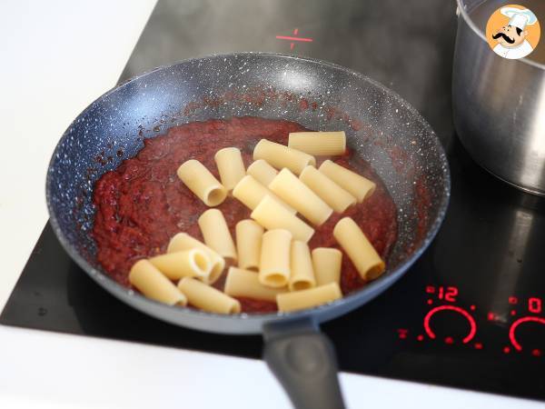 Makaron z 'Nduja, łatwe do przygotowania kalabryjskie danie z makaronem - Przygotowanie krok 5