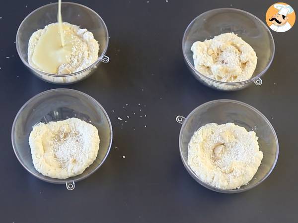 Kokosowe verrines bez pieczenia w stylu Raffaello - bajkowy deser w śnieżnej kuli - Przygotowanie krok 6