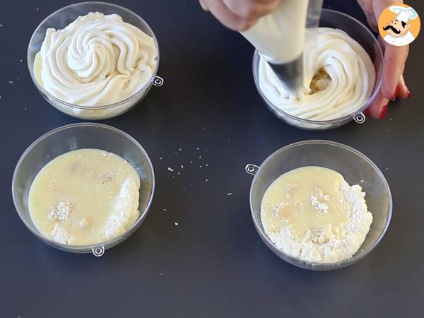 Kokosowe verrines bez pieczenia w stylu Raffaello - bajkowy deser w śnieżnej kuli - Przygotowanie krok 7