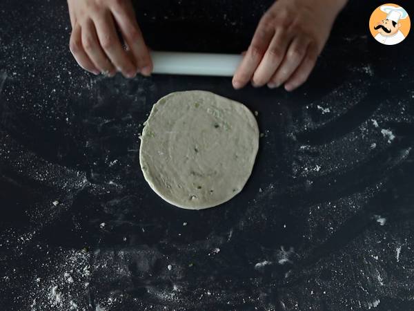 Chińskie naleśniki z zieloną cebulką - Naleśniki z cebulą - Przygotowanie krok 4
