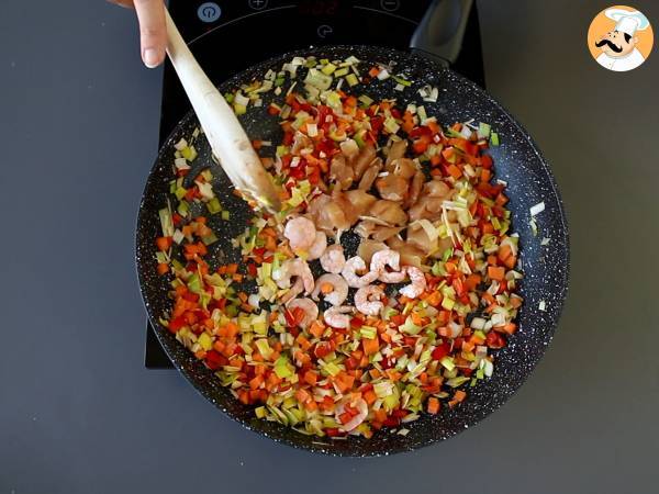 Nasi goreng, indonezyjskie danie z ryżu - Przygotowanie krok 5