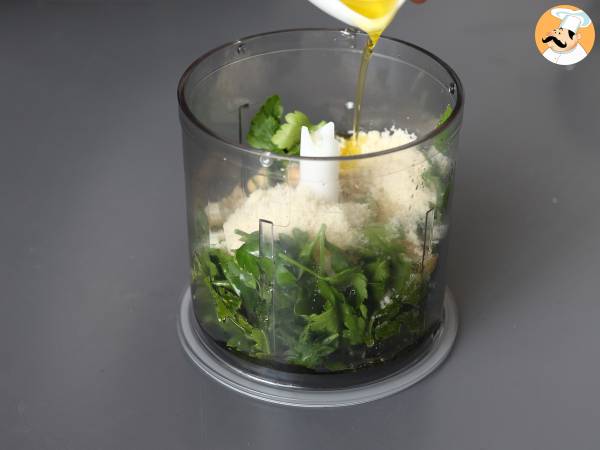 Pesto z pietruszki i orzeszków ziemnych - eksplozja smaków - Przygotowanie krok 2