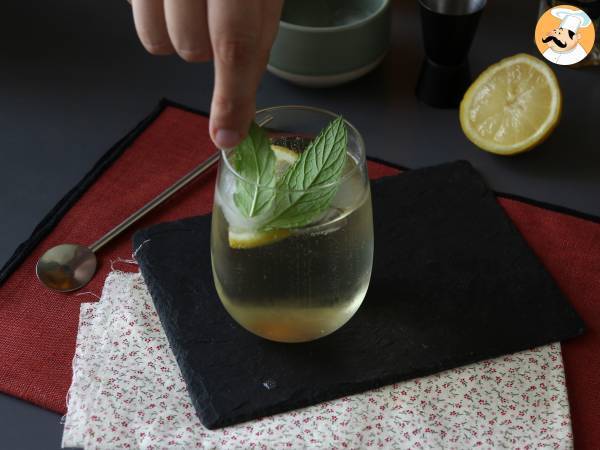 Spritz St-Germain z likierem z kwiatu czarnego bzu - orzeźwiający koktajl na lato - Przygotowanie krok 5