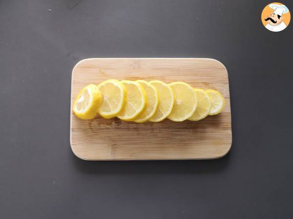 Woda o smaku cytryny, bazylii i malin - Przygotowanie krok 1
