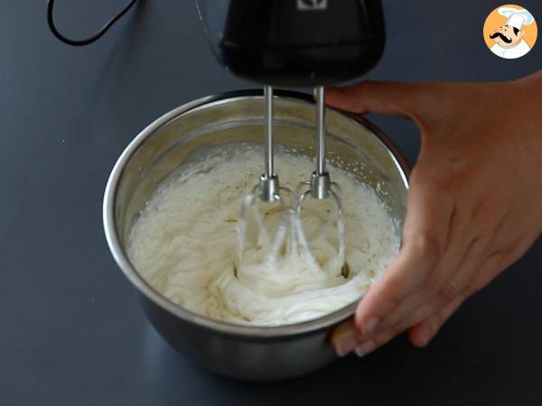 Wegetariańskie verrines: krem z groszku, kruszonka z parmezanu i krem mascarpone - Przygotowanie krok 6