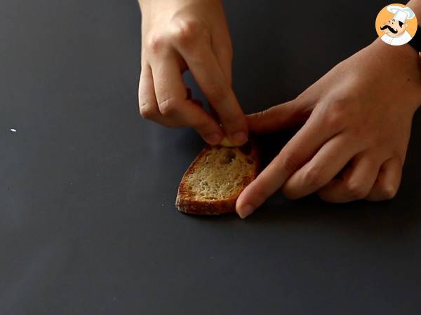 Kanapki z pomidorem i szynką Serrano - Przygotowanie krok 1