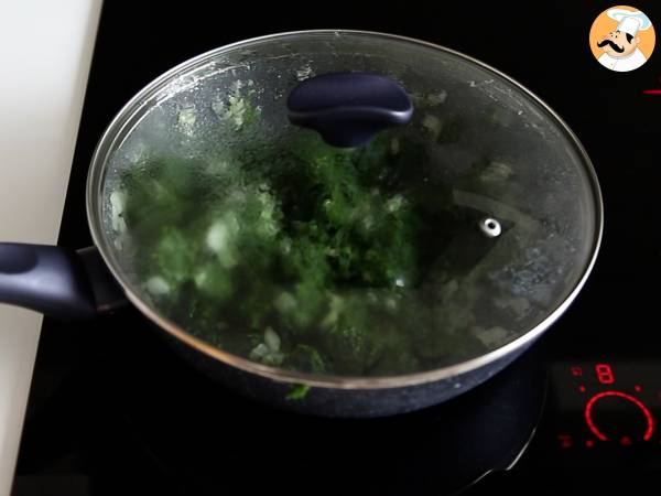 Spanakopita, superłatwy grecki placek ze szpinakiem i serem feta - Przygotowanie krok 2