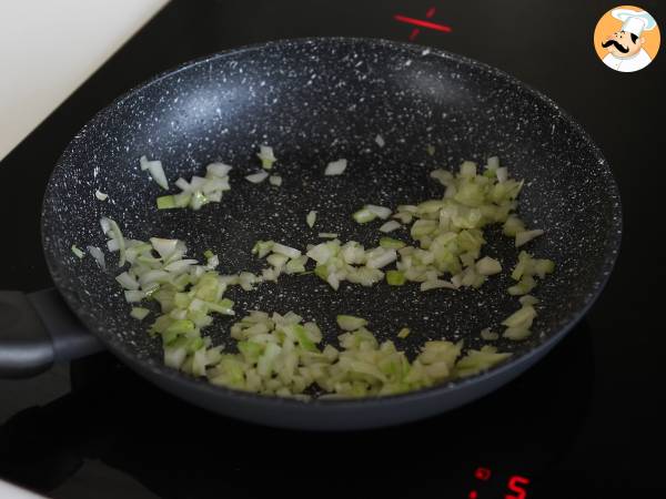Patacones, kolumbijskie tosty z babki lancetowatej z guacamole i pomidorami - Przygotowanie krok 4