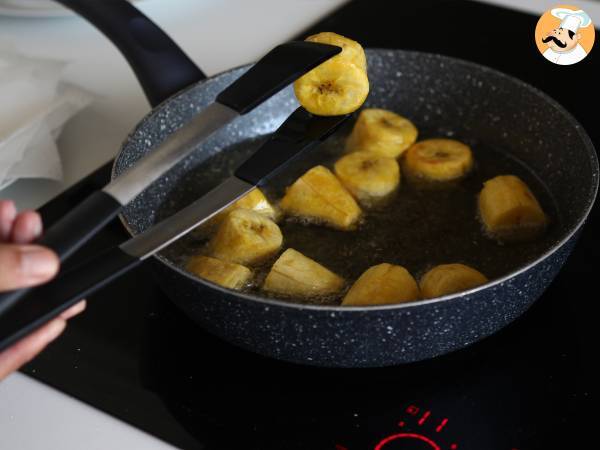Patacones, kolumbijskie tosty z babki lancetowatej z guacamole i pomidorami - Przygotowanie krok 8