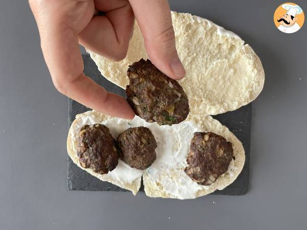 Köfte - tureckie klopsiki w chlebie - Przygotowanie krok 1