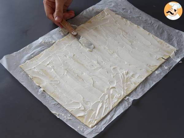 Łatwa solona bułka nowojorska z pesto i serem śmietankowym z 4 składników - Przygotowanie krok 2
