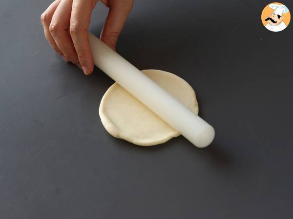 Roladki w stylu pizzy wypełnione sosem pomidorowym, szynką i mozzarellą - Przygotowanie krok 1