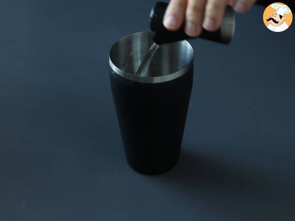 Espresso Martini, idealny koktajl dla miłośników kawy - Przygotowanie krok 2