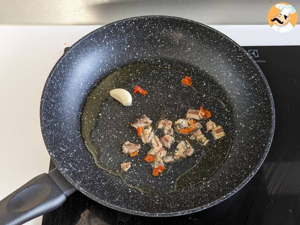 Spaghetti alla puttanesca - szybkie i smaczne pierwsze danie - Przygotowanie krok 1