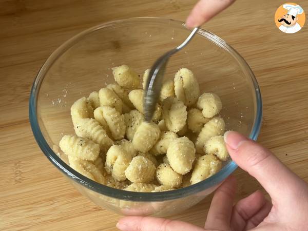 Chrupiące gnocchi z parmezanem w frytkownicy powietrznej - Przygotowanie krok 1