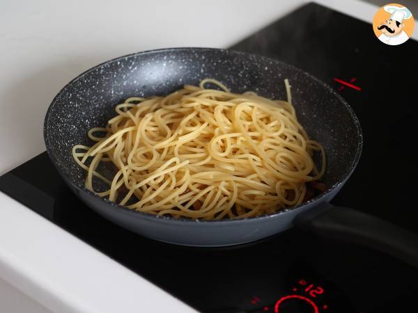 Spaghetti alla carbonara, prawdziwy włoski przepis na carbonarę! - Przygotowanie krok 6