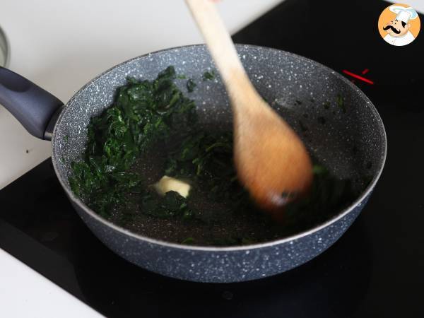 Conchiglioni nadziewane ricottą i szpinakiem: nieodparte wegetariańskie danie zapiekane - Przygotowanie krok 2