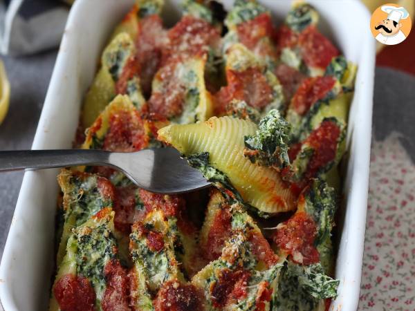 Conchiglioni nadziewane ricottą i szpinakiem: nieodparte wegetariańskie danie zapiekane - Przygotowanie krok 10