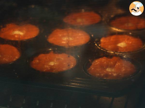 Muffiny pomidorowe z sercem z mozzarelli - Przygotowanie krok 6