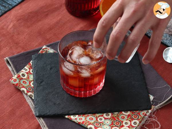 Negroni: przepis z odpowiednimi dawkami do przygotowania w domu - Przygotowanie krok 2