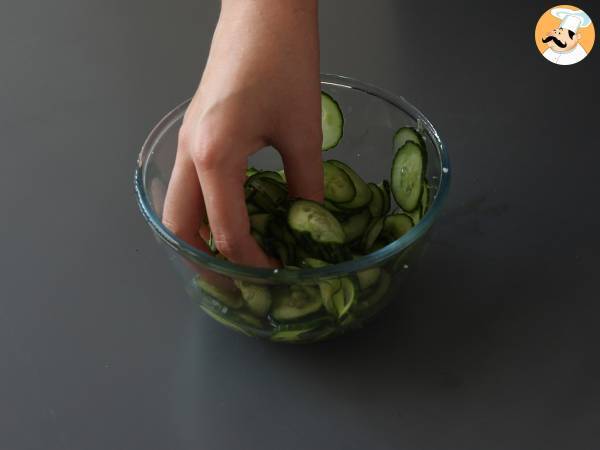 Japońska sałatka z ogórków kiszonych - Przygotowanie krok 3