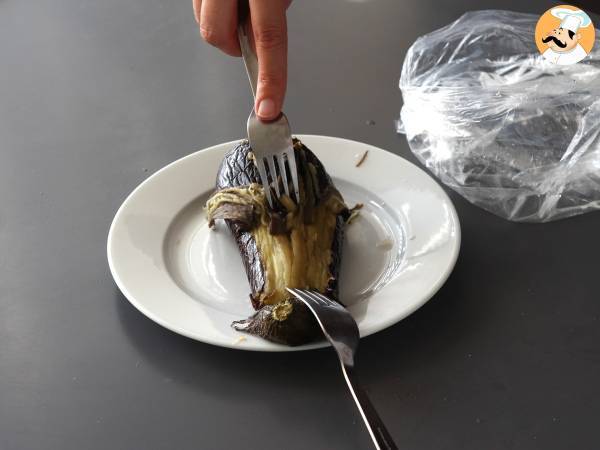 Jak łatwo upiec i obrać bakłażana w piekarniku? - Przygotowanie krok 5