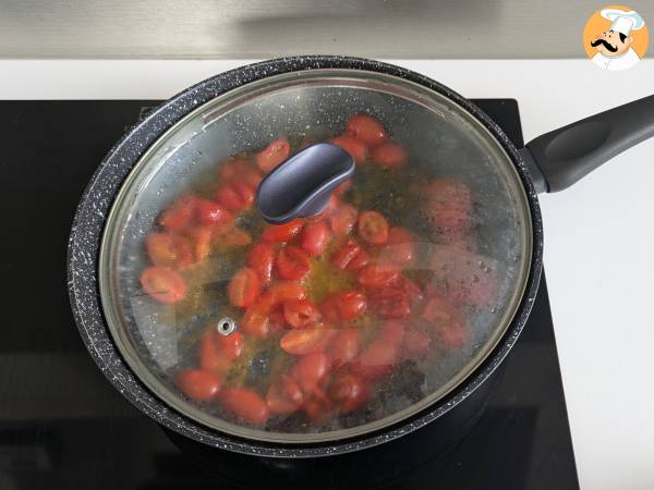 Kremowy makaron z burratą i pomidorkami koktajlowymi - Przygotowanie krok 2