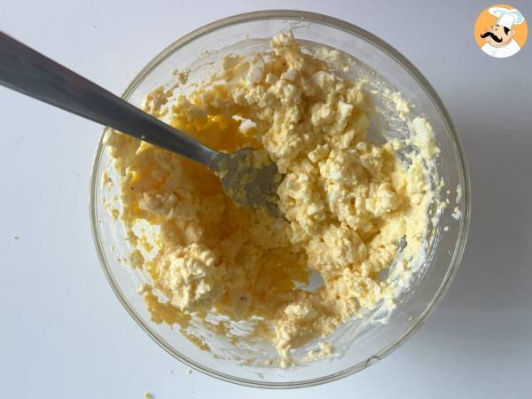 Tamago sando: słynna japońska kanapka z jajkiem w konbini! - Przygotowanie krok 4