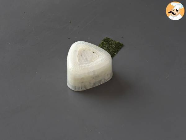 Onigiri z tuńczykiem - japońska trójkątna kanapka ryżowa - おにぎり - Przygotowanie krok 9