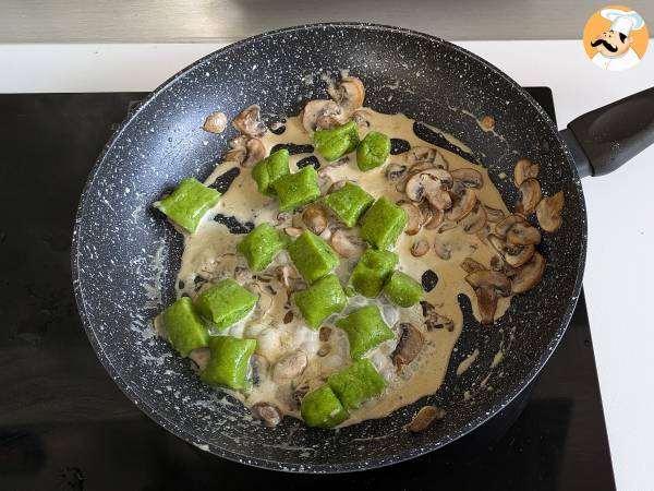 Gnocchi z groszku z sosem grzybowym - Przygotowanie krok 8