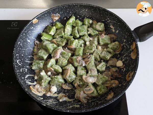 Gnocchi z groszku z sosem grzybowym - Przygotowanie krok 9