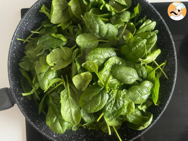 Mini ciasta francuskie ze szpinakiem i kozim serem - Przygotowanie krok 1
