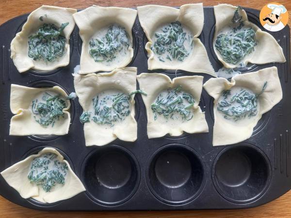 Mini ciasta francuskie ze szpinakiem i kozim serem - Przygotowanie krok 8