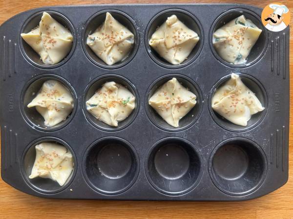 Mini ciasta francuskie ze szpinakiem i kozim serem - Przygotowanie krok 9