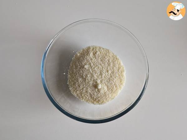 Spaghetti cacio e pepe: 3 składniki, eksplozja smaku! - Przygotowanie krok 4