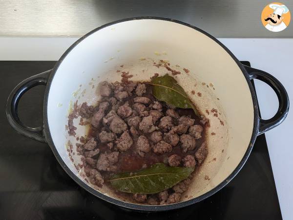 Makaron z sosem kiełbasianym: proste danie o intensywnym smaku - Przygotowanie krok 4