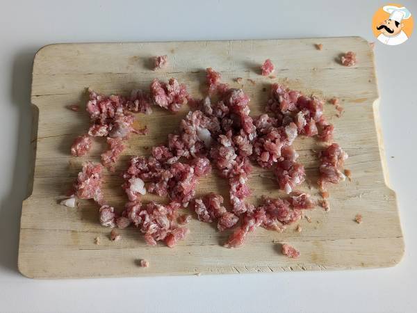 Cannelloni z pieczarkami i kiełbasą: bogate i smaczne pierwsze danie - Przygotowanie krok 4