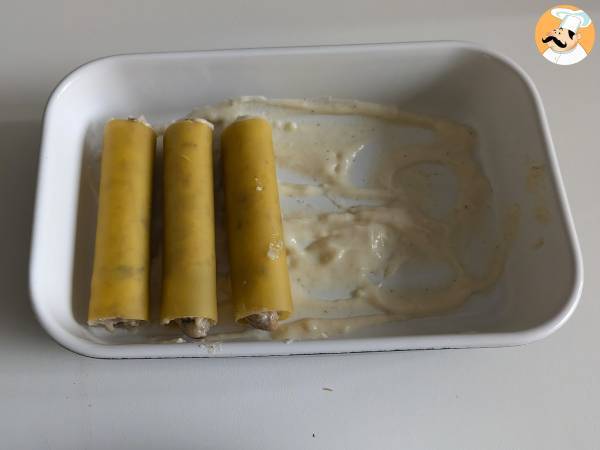 Cannelloni z pieczarkami i kiełbasą: bogate i smaczne pierwsze danie - Przygotowanie krok 11