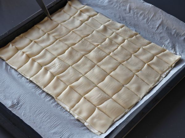 Szybkie i łatwe kąski z ciasta francuskiego na udany aperitif! - Przygotowanie krok 3
